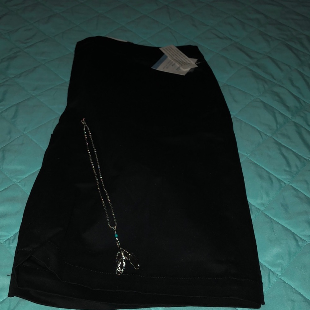 Shorts - Picture 2 of 3